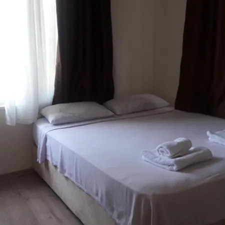 Rum i privatbostad Camlaraltipansiyon Ayvalı